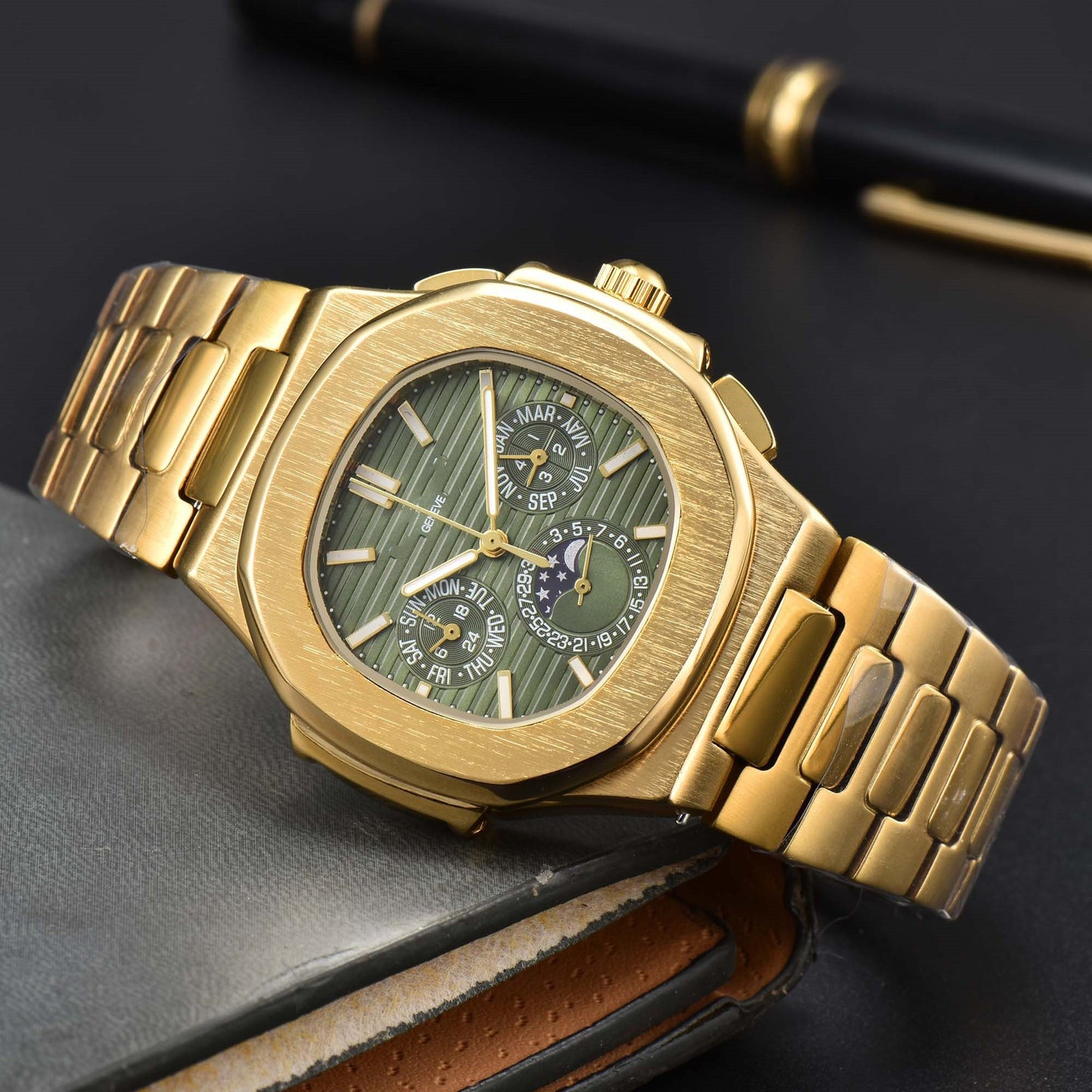 Fashionable Six-Prong Steel-Strap Business-Style Nautilus Mens Watch